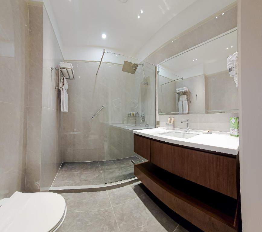 Grand Tien Shan Hotel - Twin Room