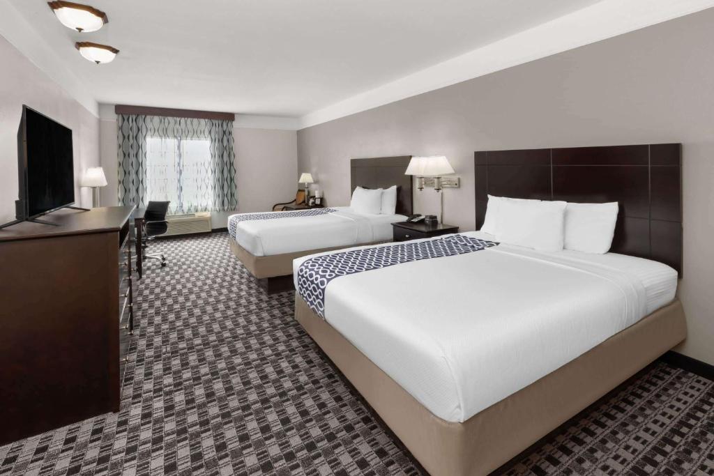 La Quinta by Wyndham Deer Park photo