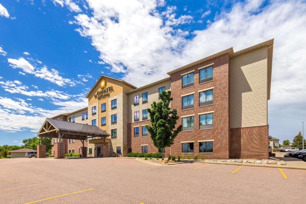 La Quinta by Wyndham Sioux Falls photo