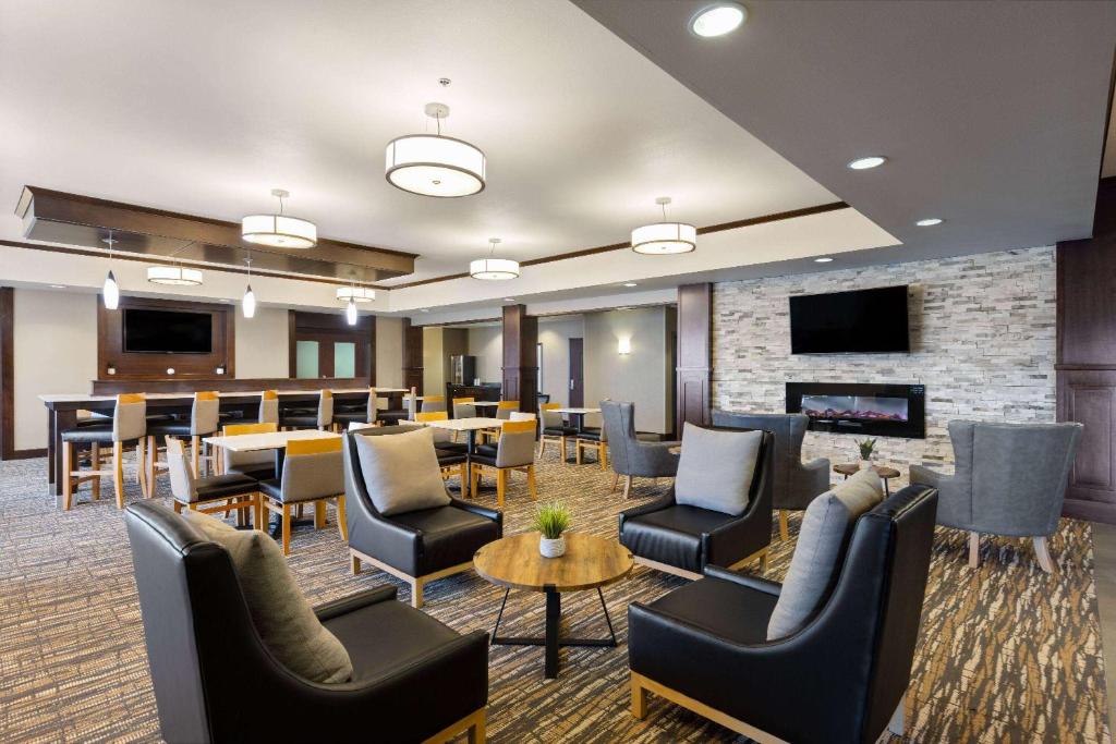 La Quinta by Wyndham Sioux Falls photo