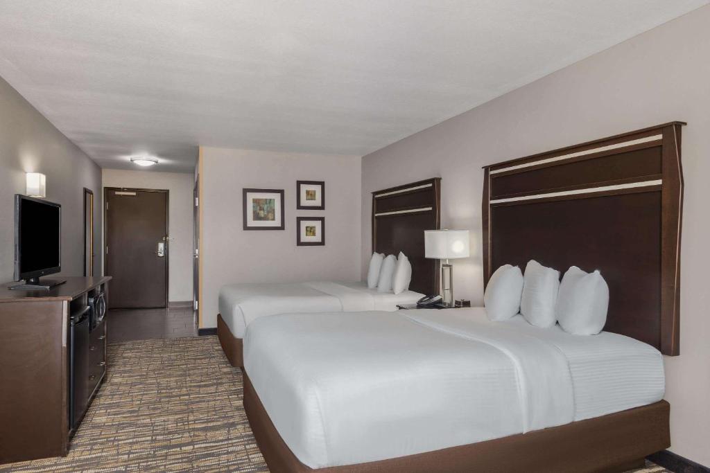 La Quinta by Wyndham Sioux Falls photo