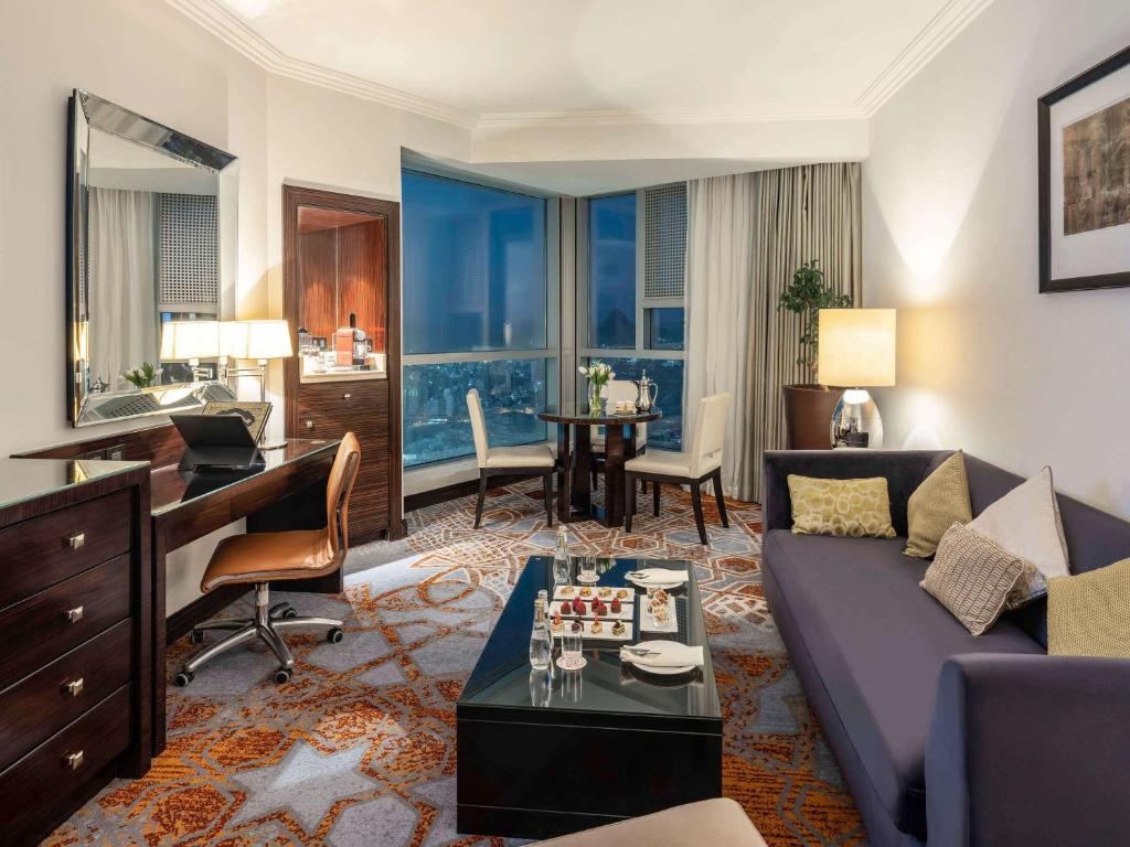Posezení v ubytování Swissotel Makkah