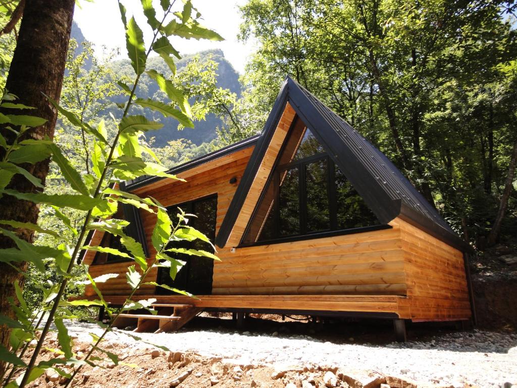 Fotografie z fotogalerie ubytování Villa's Gio Shala River v destinaci Vau i Dejës