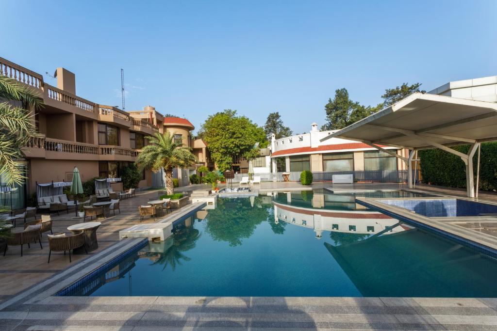 Bazén v ubytování Spara Boutique Resort nebo v jeho okolí