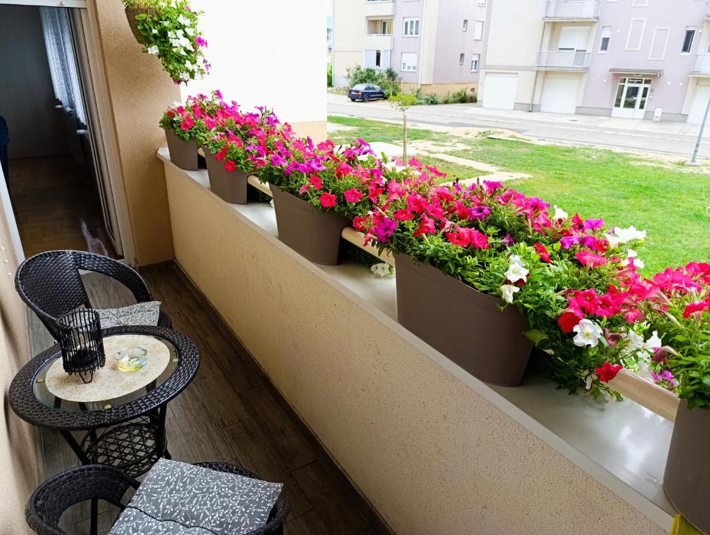 Balkón nebo terasa v ubytování Apartman LARA