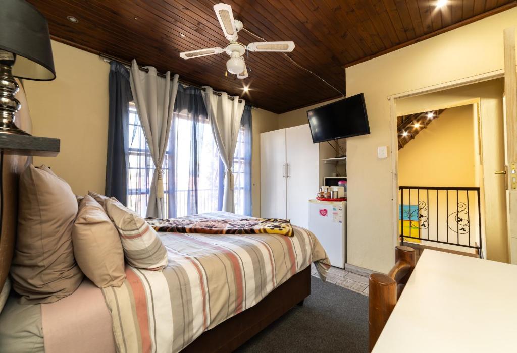 Thatch Haven Guesthouse - Chambre Double De Luxe Avec Balcon