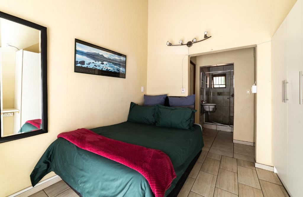 Thatch Haven Guesthouse - Budget Double Room