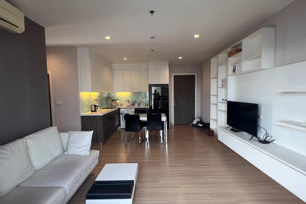 Kuchyň nebo kuchyňský kout v ubytování Property khlongsan