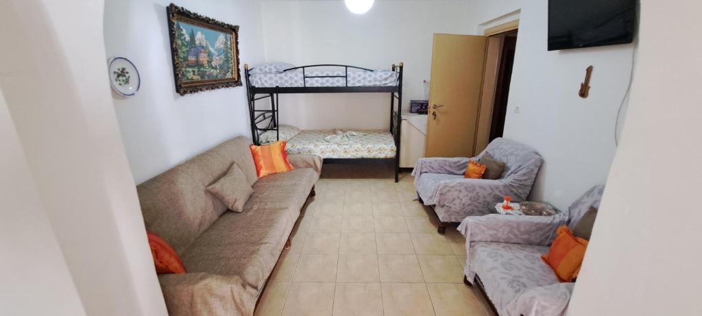 Vangelos apartment
