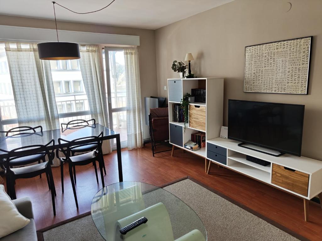 TV a/nebo společenská místnost v ubytování Bakio Beach I apartment by Aston Rentals