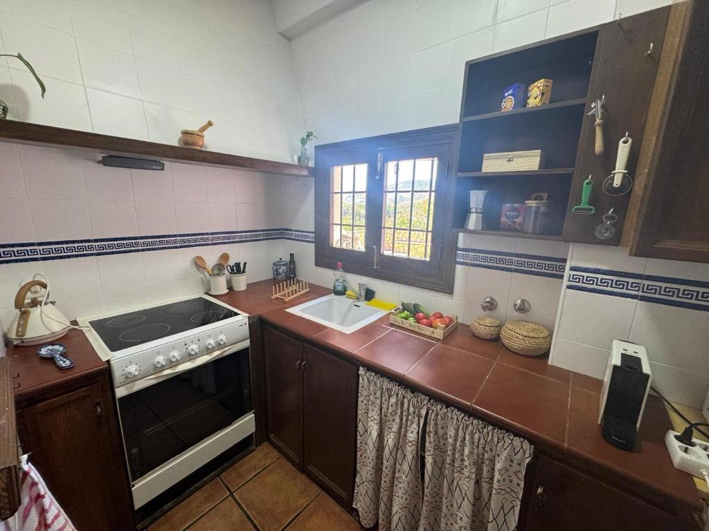 Kuchyň nebo kuchyňský kout v ubytování Casa Rural Sabika