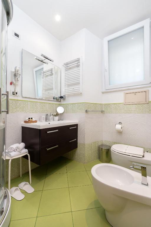 A bathroom at Next Stop St Peter Rome