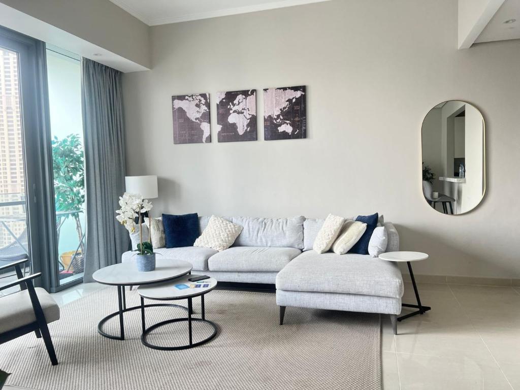 Daniels 1BR at Silverene Tower Dubai Marina در دبی