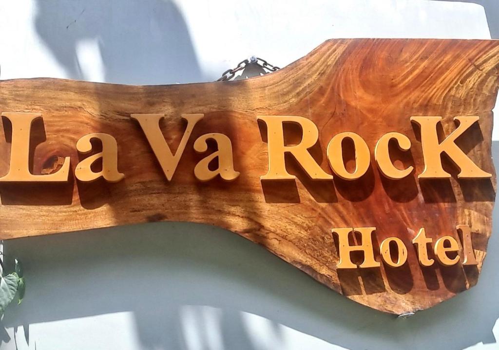 Certifikát, hodnocení, plakát nebo jiný dokument vystavený v ubytování Lava Rock Viet Nam Lodge
