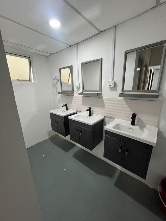 Koupelna v ubytování AeCOTEL Mingle Hostel