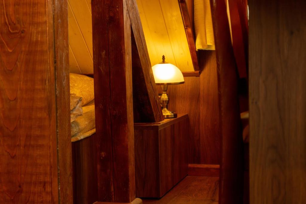 Dworek Biała Dama Klimatyczne Pokoje - Habitación Cuádruple Dúplex