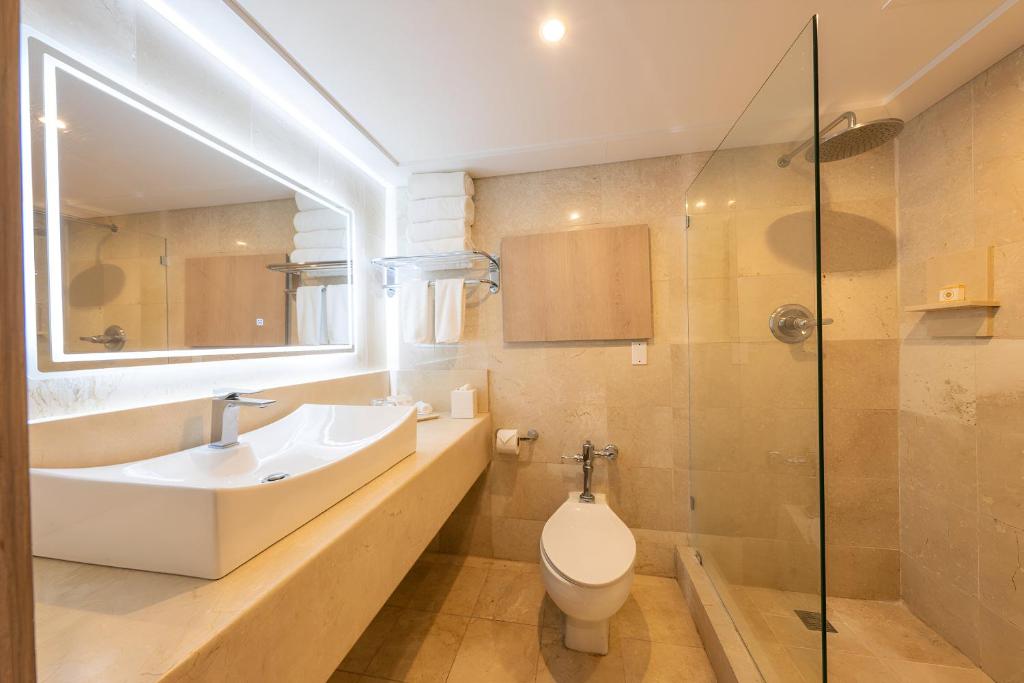 Un baño de Hotel El Panama by Faranda Grand, a member of Radisson Individuals