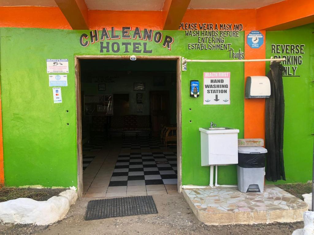 Certifikát, hodnocení, plakát nebo jiný dokument vystavený v ubytování Chaleanor Hotel