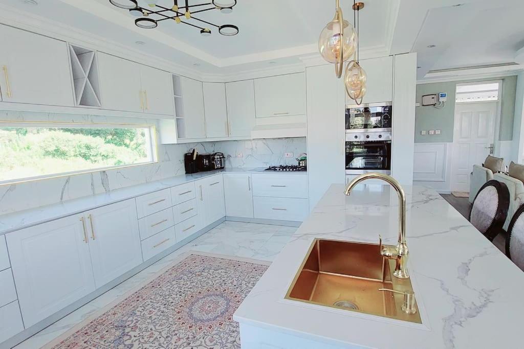Kuchyň nebo kuchyňský kout v ubytování JK Residence Kikuyu