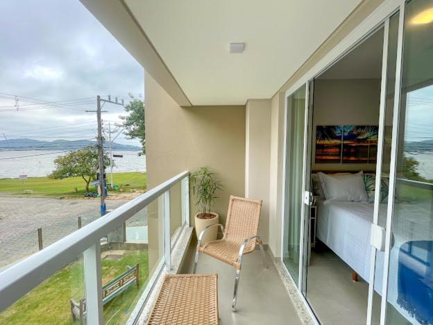 Costa Solar Lagoa - Quarto Familiar Com Varanda