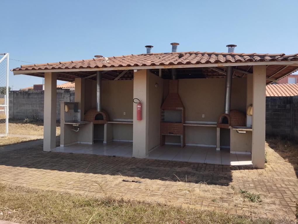 Edificio en el que se encuentra el hostal o pensión
