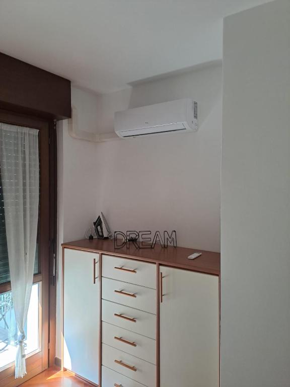 Kuchyň nebo kuchyňský kout v ubytování Rilo's Home