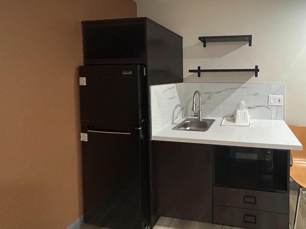 Studio 6 Suites Cameron Park, CA Folsom - Queen Room - Non-Smoking