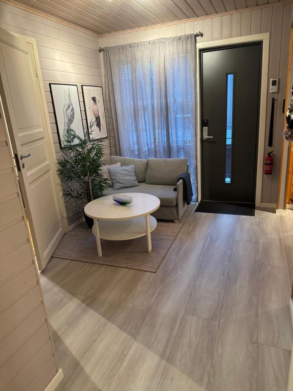 Fotografie z fotogalerie ubytování Very centrally located apartment with free parking v destinaci Tromsø