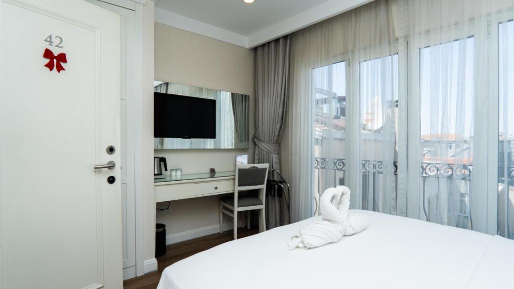 Ten Rooms Istanbul Hotel - 1