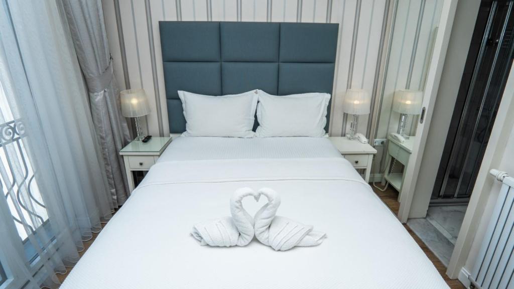 Ten Rooms Istanbul Hotel - 17