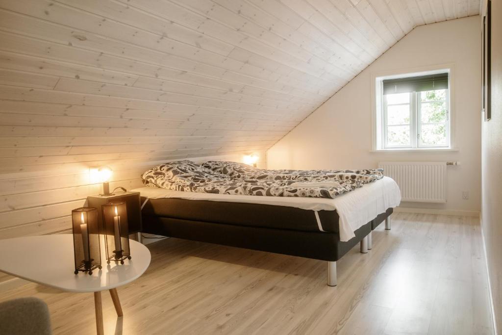 Stevns Klint Bed & Breakfast房間的床