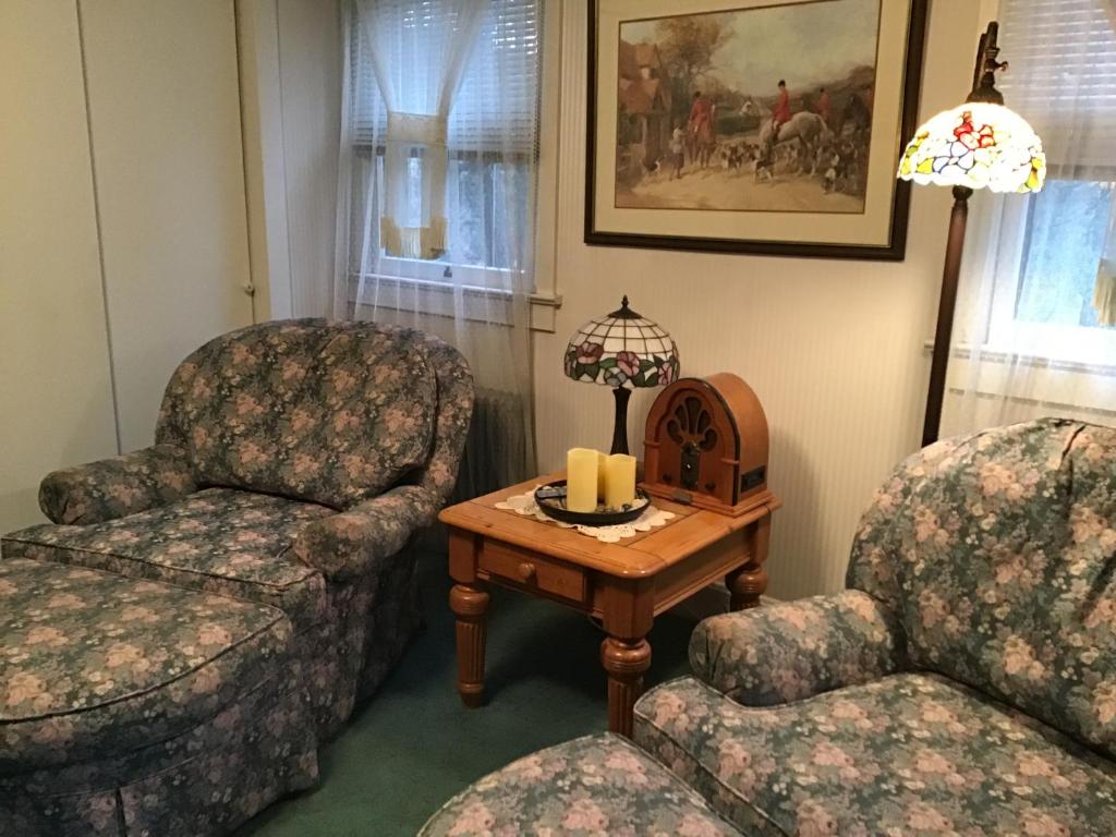 Istumisnurk majutusasutuses Brookview Manor Inn