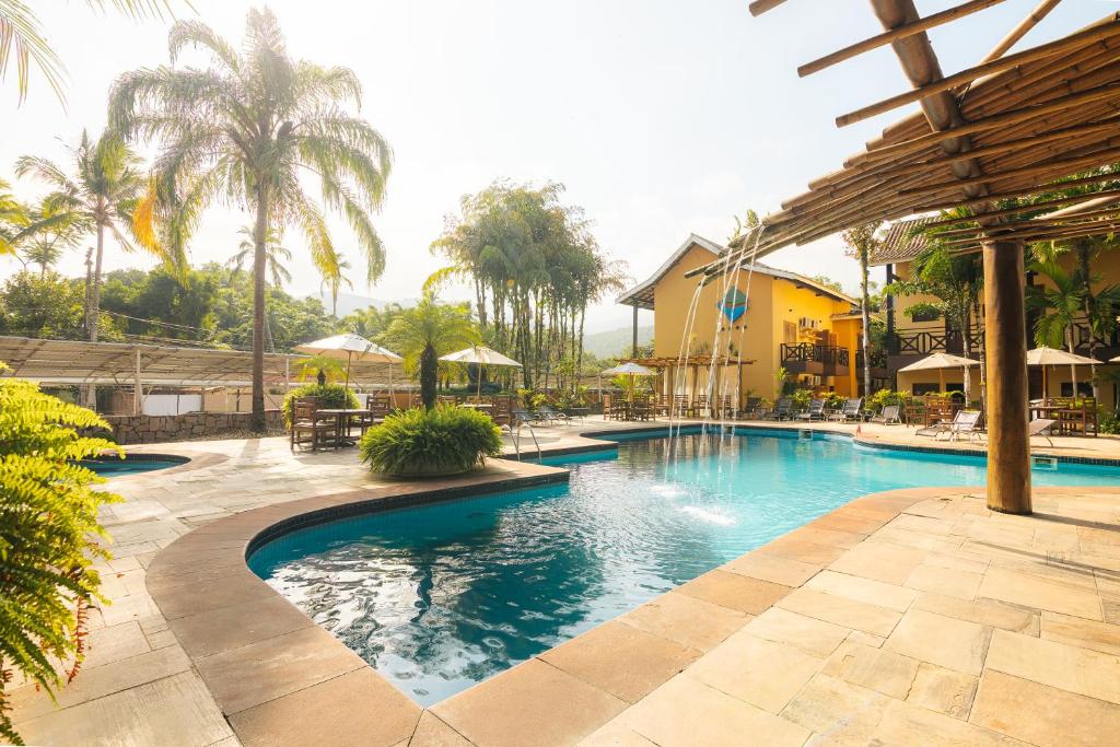 Bazén v ubytování FLAT 3-107 - Iha Flat Hotel - Pereque - Ilhabela nebo v jeho okolí