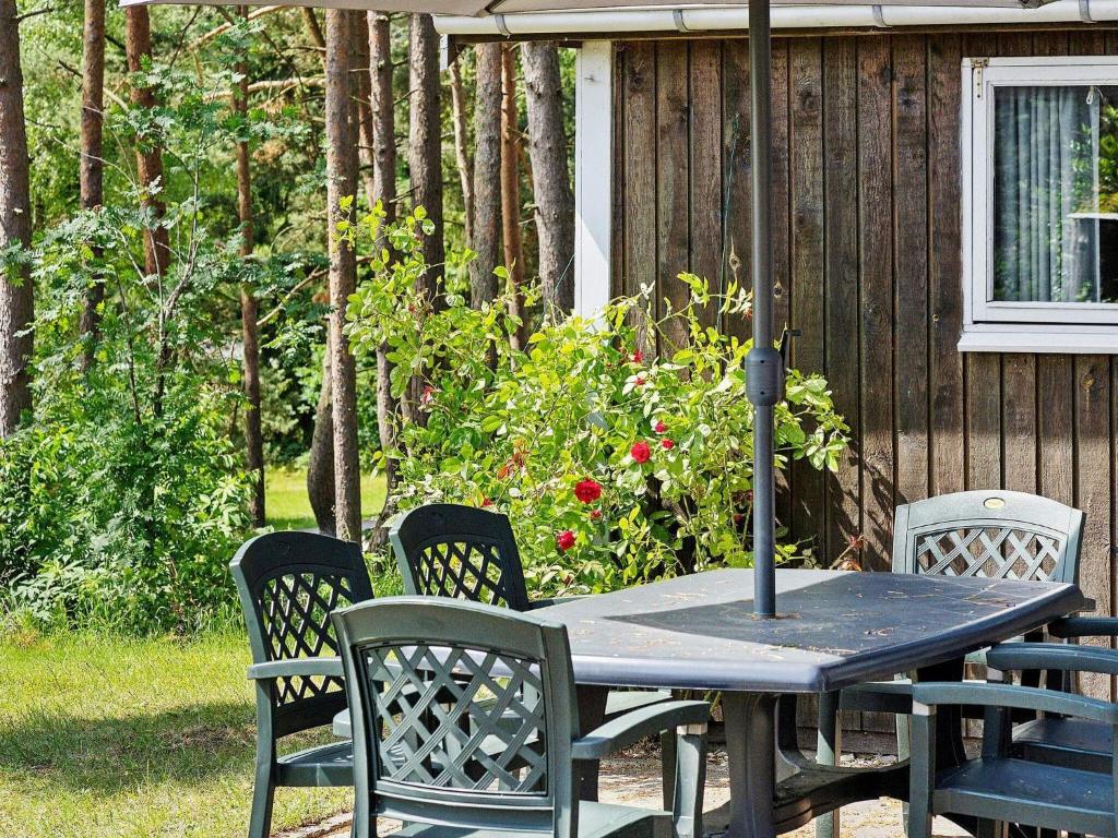 Zahrada ubytování 7 person holiday home in Kolind-By Traum