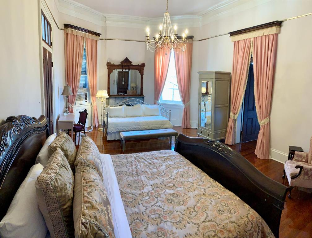 The Lanaux Mansion photo