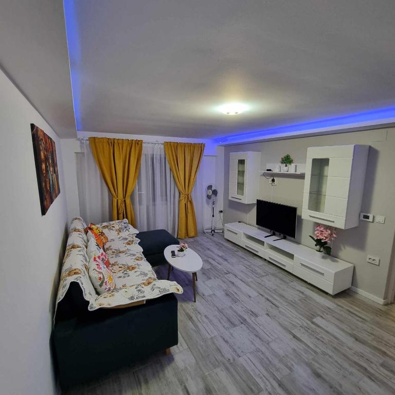 Luxurious apartment with 3 rooms and 2 bathrooms in Corabia - Twee Slaapkamers Appartement