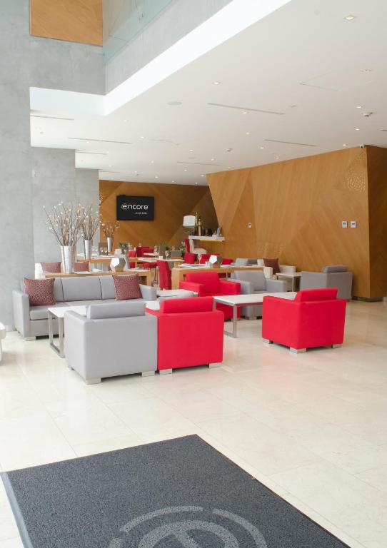 Posezení v ubytování Ramada Encore by Wyndham Lima San Isidro