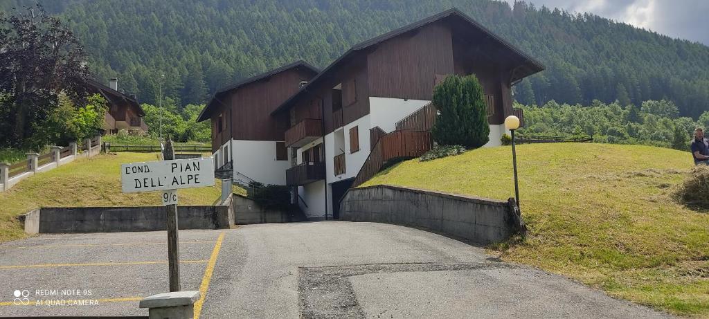 Bilocale 400 mt impianti sci e box auto - Housity