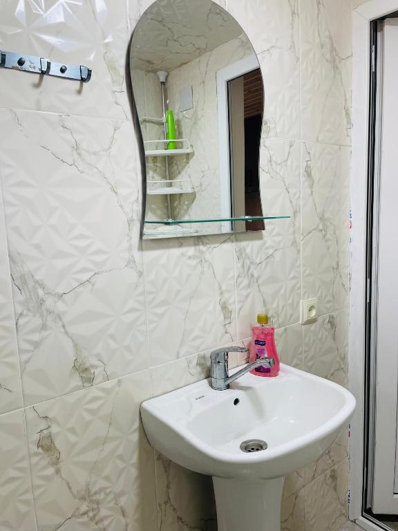 Koupelna v ubytování Tsvirmi Zviadi's guesthouse