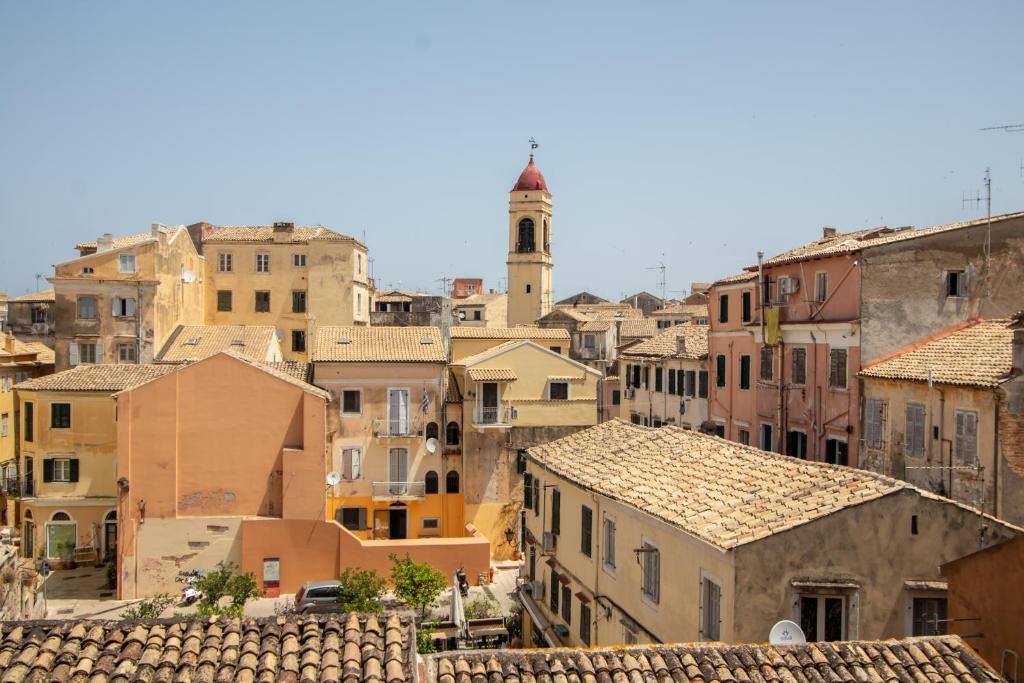 Eleni's Spacious Apartment with Balcony Corfu Old Town