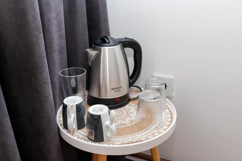 Sadržaji za pripremu kafe i čaja u objektu Guest House LIKE