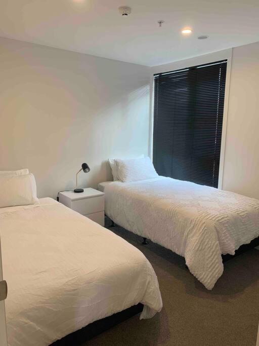 2 Bedrooms apprtmt Plus Underground Parking in CBD - Resim 21