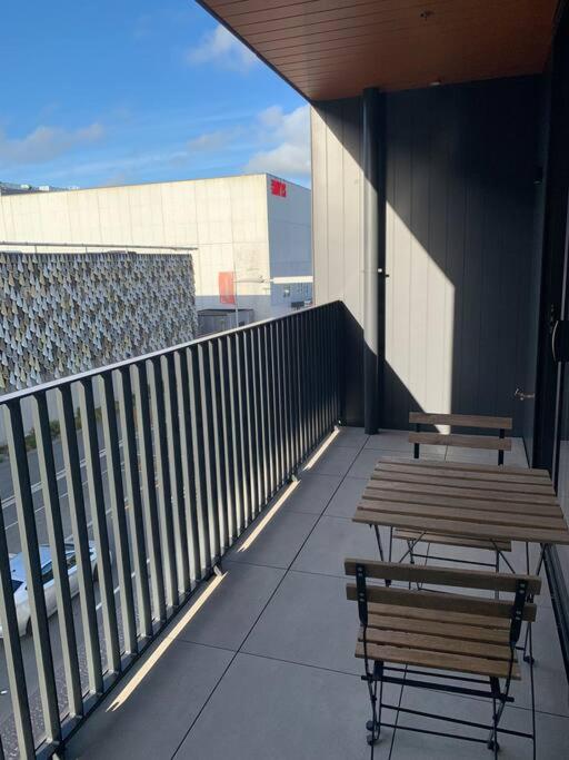 2 Bedrooms apprtmt Plus Underground Parking in CBD - Resim 17