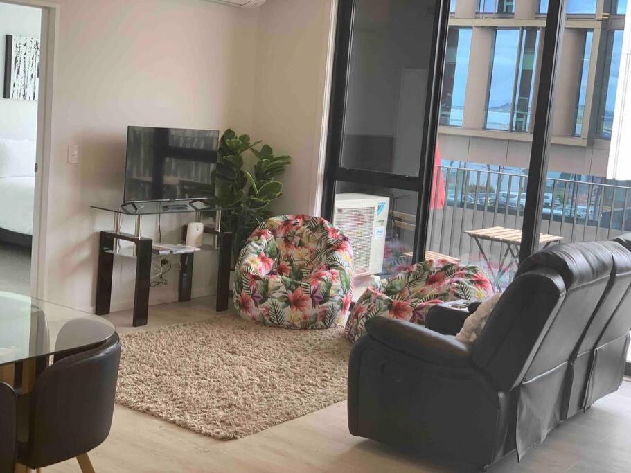 2 Bedrooms apprtmt Plus Underground Parking in CBD - Resim 20