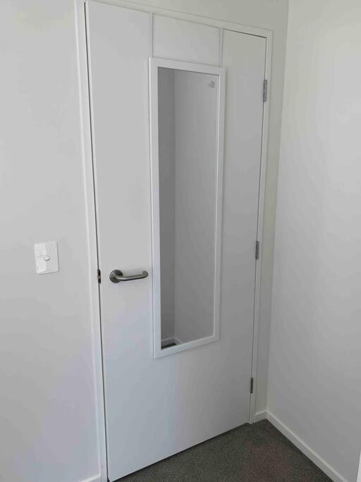 2 Bedrooms apprtmt Plus Underground Parking in CBD - Resim 22