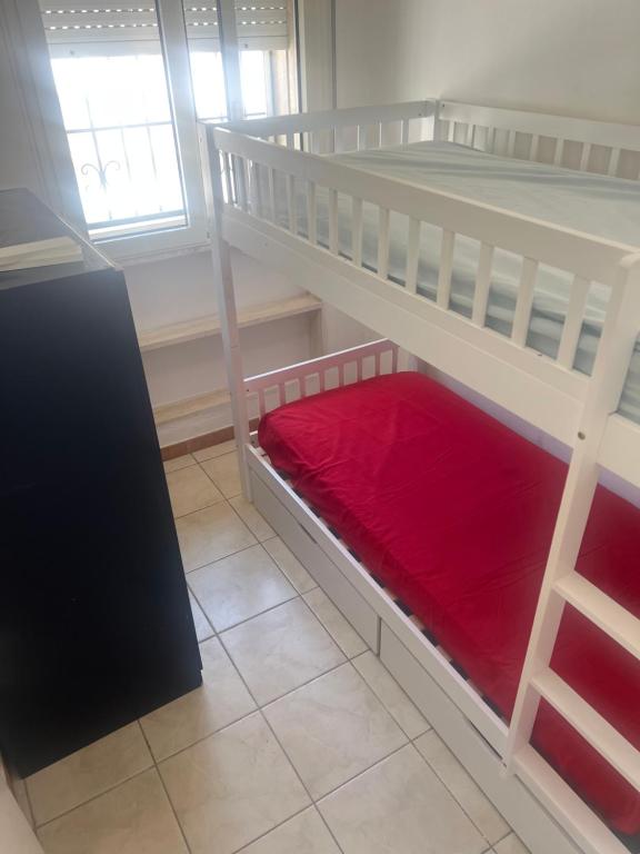 Posteľ alebo postele v izbe v ubytovaní La casa di Clelia Torre colimena porto cesareo salento esclusiva 2 piani con 6 camere doppie 3 bagni posti auto terrazza giardino 5 minuti dal mare