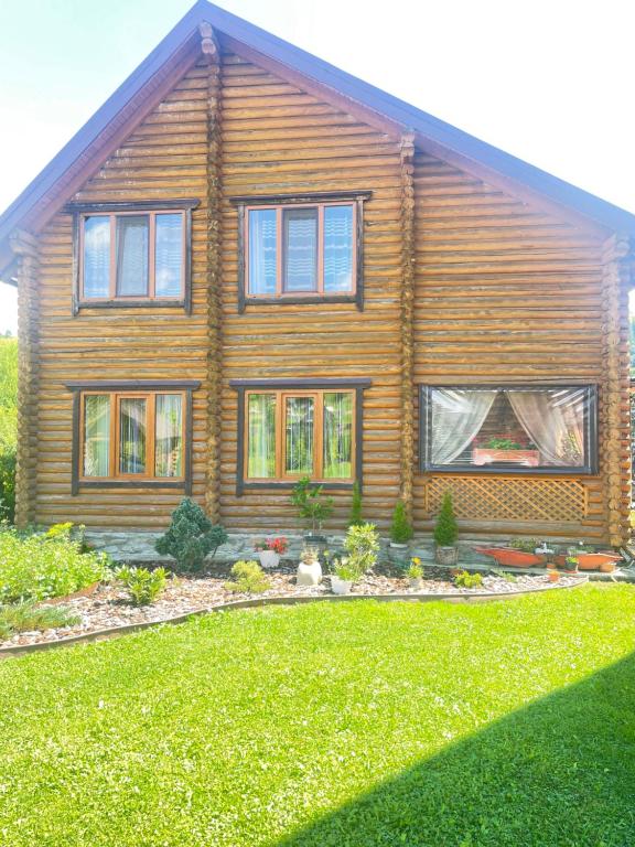 Zahrada ubytování Cottage in Yasinya