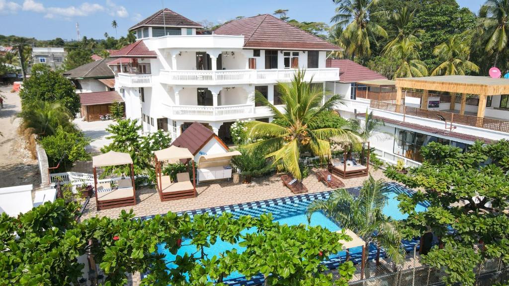 Bazén v ubytování Zanzibar View Hotel nebo v jeho okolí