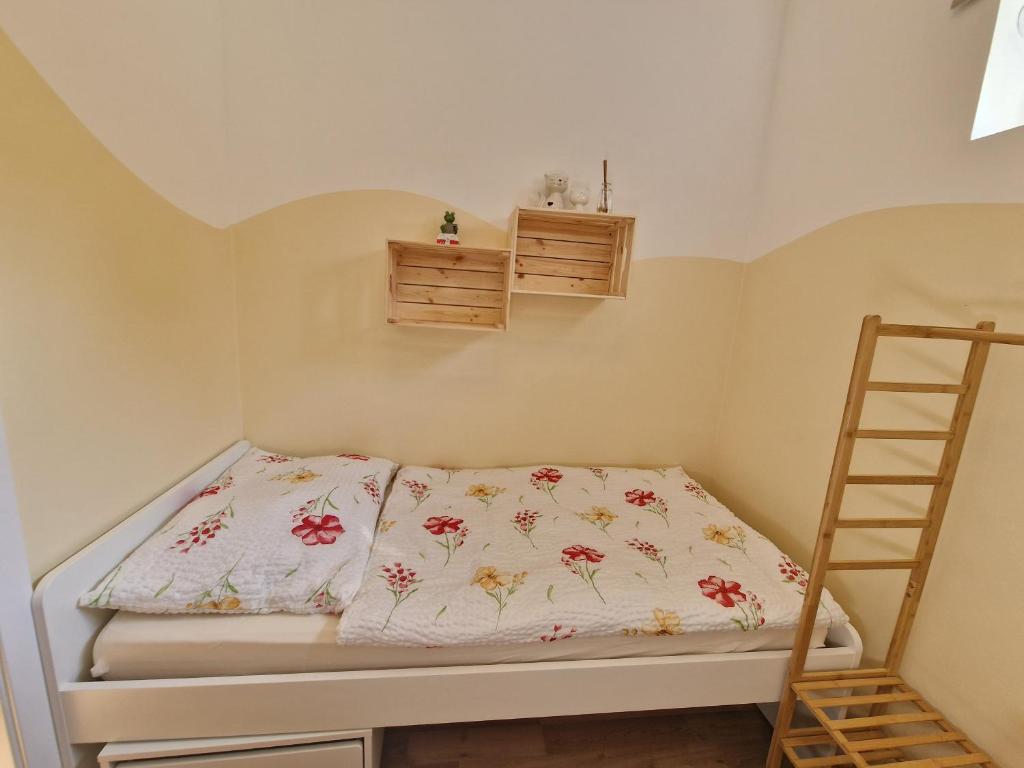 Ένα ή περισσότερα κρεβάτια σε δωμάτιο στο Haus Brenner Weiz