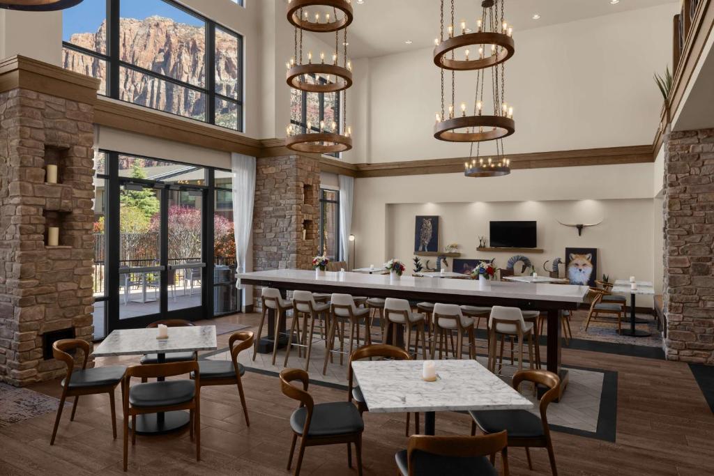 Hampton Inn & Suites Springdale/Zion National Park photo